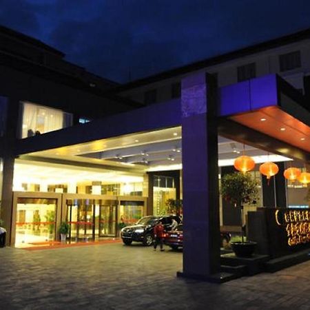Golden Dragonball Hotel Ґуйлінь Екстер'єр фото
