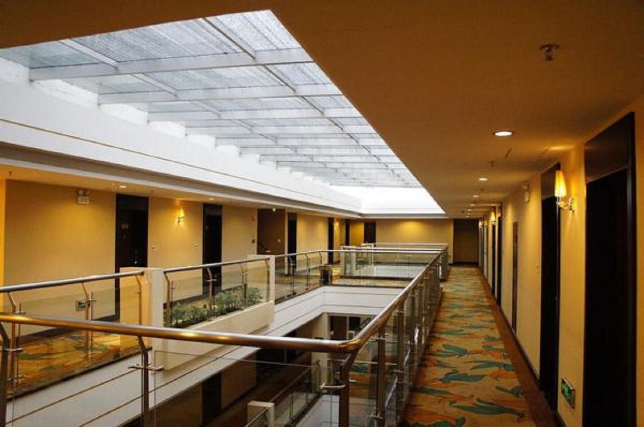 Golden Dragonball Hotel Ґуйлінь Екстер'єр фото