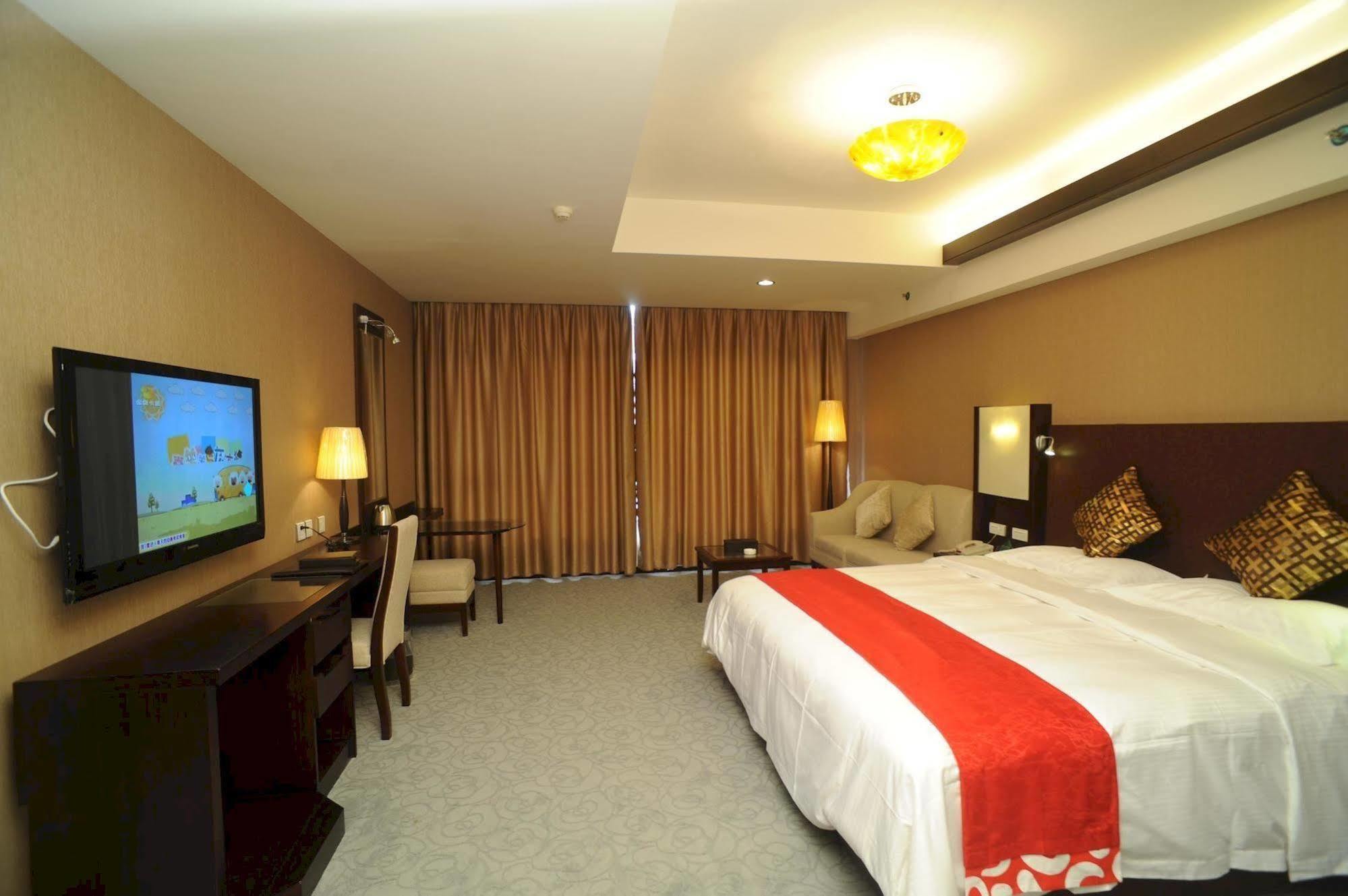 Golden Dragonball Hotel Ґуйлінь Екстер'єр фото