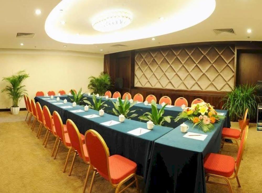 Golden Dragonball Hotel Ґуйлінь Екстер'єр фото