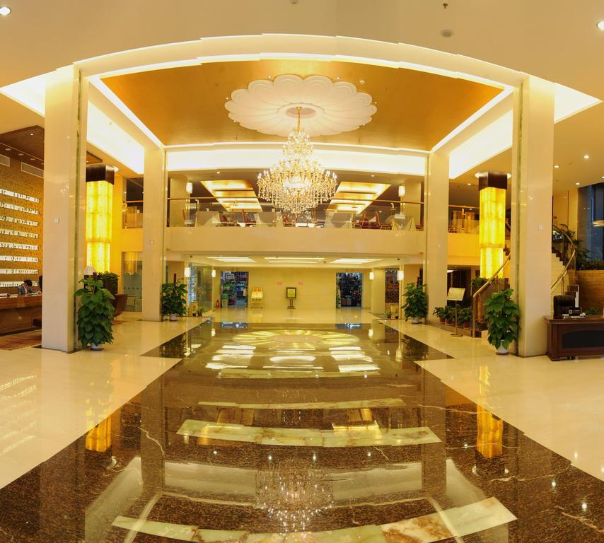 Golden Dragonball Hotel Ґуйлінь Екстер'єр фото